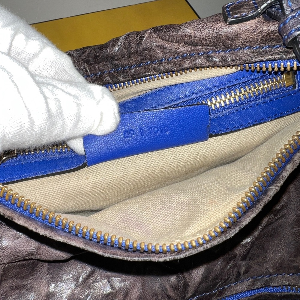 CIVENCHY Italy crossbody bag! - Picture 9 of 12